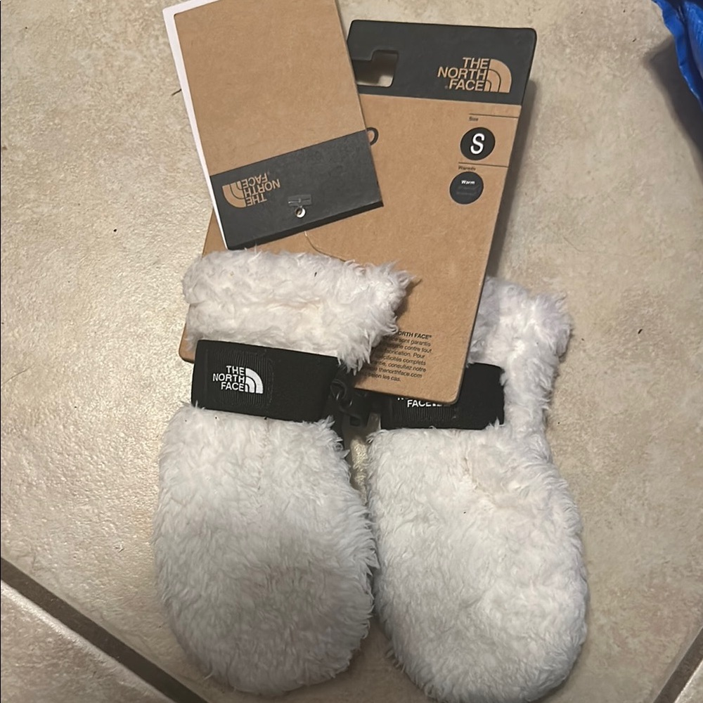 The North Face White Fleece Mittens